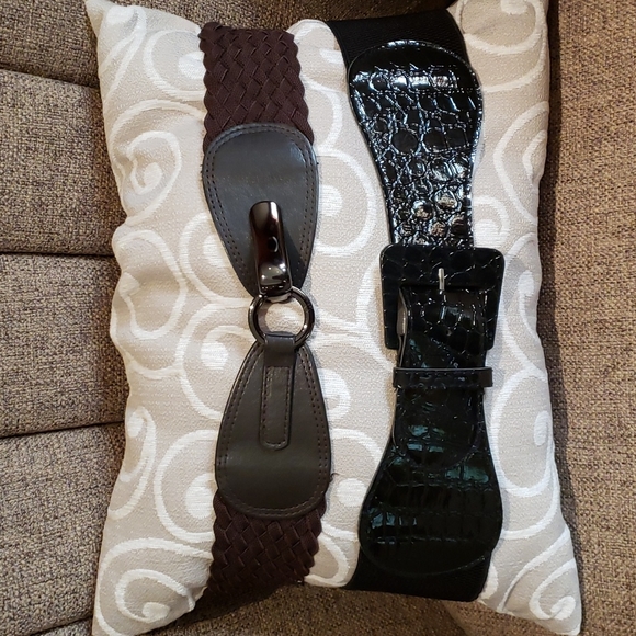 Accessories - Elastic Belt Bundle NWOT